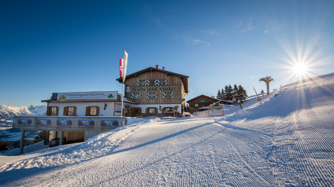 Unsere Rübezahl-Hütte im Winter - direkt neben der Skipiste